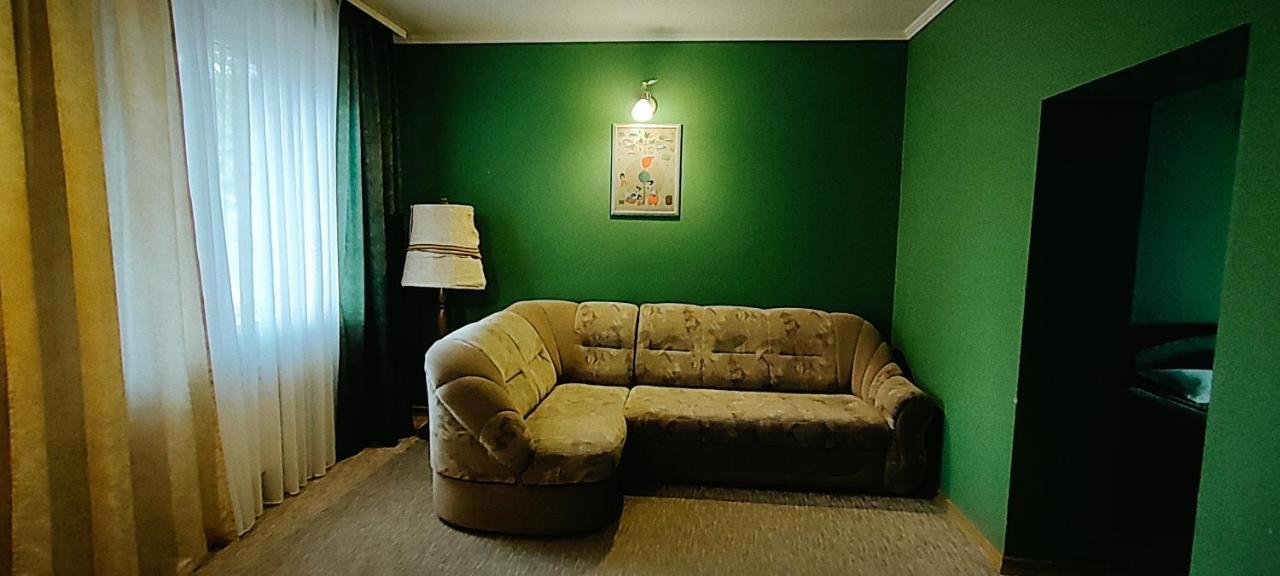 Hotel Лелеч à Tatariv Extérieur photo
