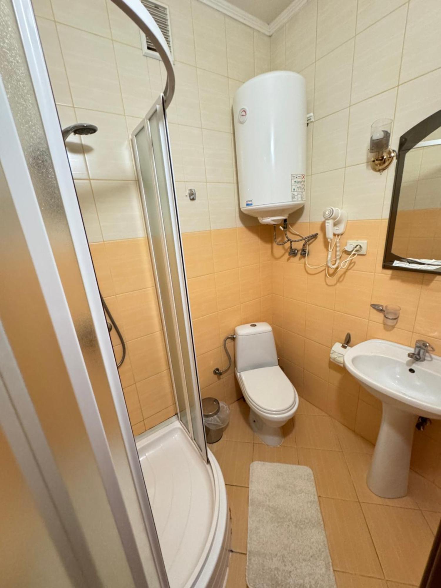 Hotel Лелеч à Tatariv Extérieur photo